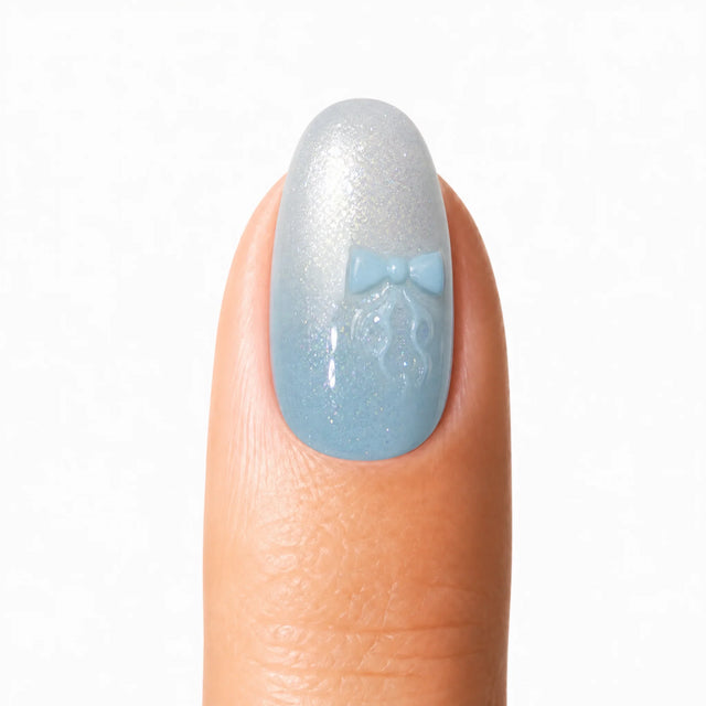Azure Cat Eye Press-On Nails, Almond Medium — Packshot fond blanc (variante / Shopping)