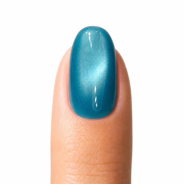 Glass Bead Cat Eye Press-On Nails, Almond Short — Packshot fond blanc (variante / Shopping)