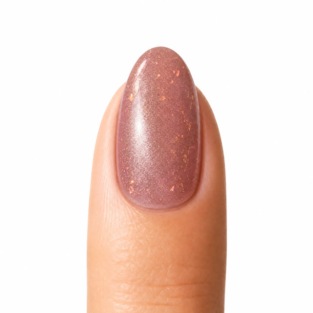 Glazed Cat Eye Press-On Nails, Almond Short — Packshot fond blanc (variante / Shopping)