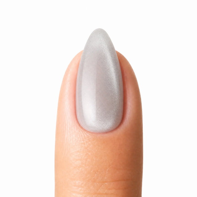 Glazed Cat Eye Press-On Nails, Almond Short — Packshot fond blanc (variante / Shopping)