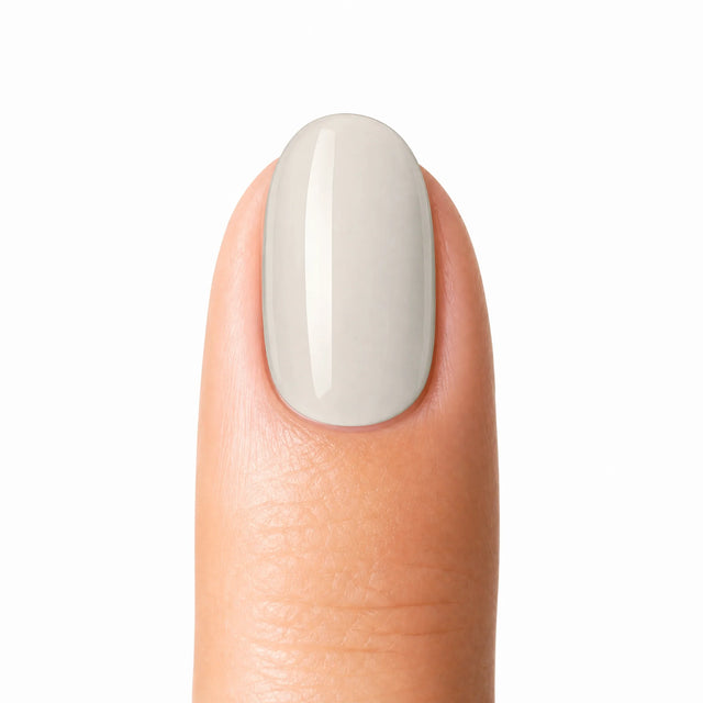 Milk Glaze Press-On Nails, Short Oval — Packshot fond blanc (variante / Shopping)