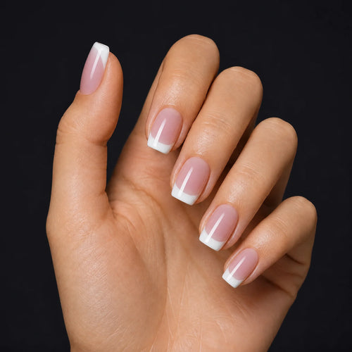Rose French Press-On Nails, Square Short — Hero — une main, fond noir